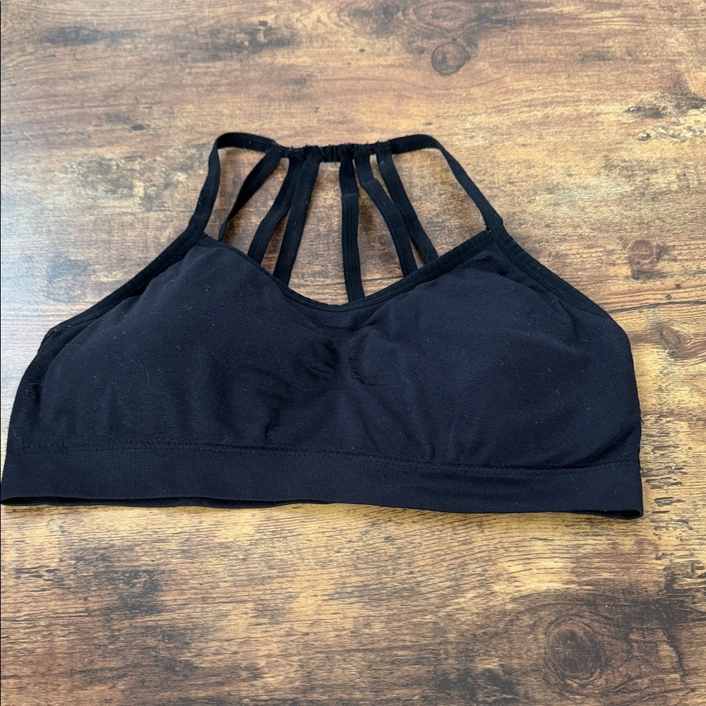 Elegant Black Strappy Sports Bra